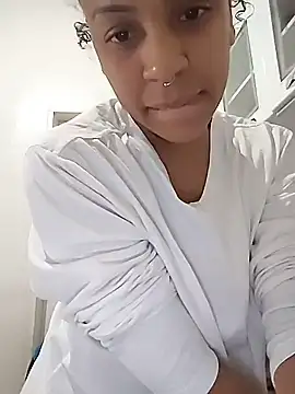 Julia Pretinha online show from 11-08-25, 03:15