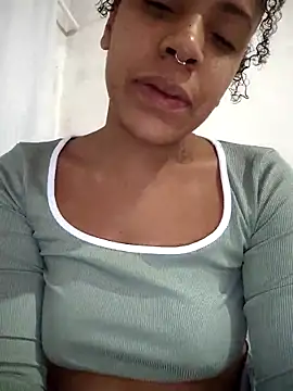 Julia Pretinha online show from 04-04-26, 01:12