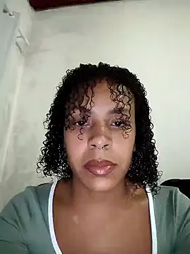 Julia Pretinha online show from 04-11-26, 02:30