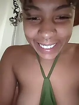 Julia Pretinha online show from 11-24-25, 12:16