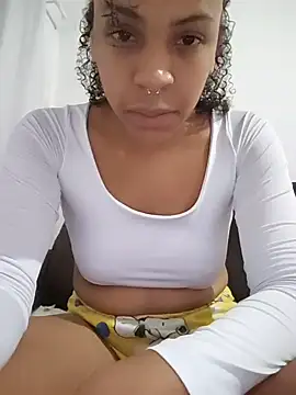 Julia Pretinha online show from 12-04-25, 01:04