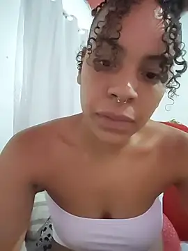 Julia Pretinha online show from 11-04-25, 02:21