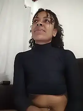 Julia Pretinha online show from 12-18-25, 12:20