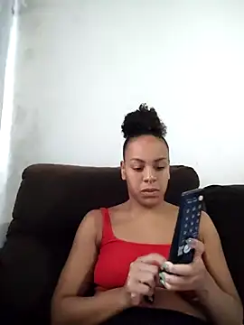 Julia Pretinha online show from 04-21-26, 01:07