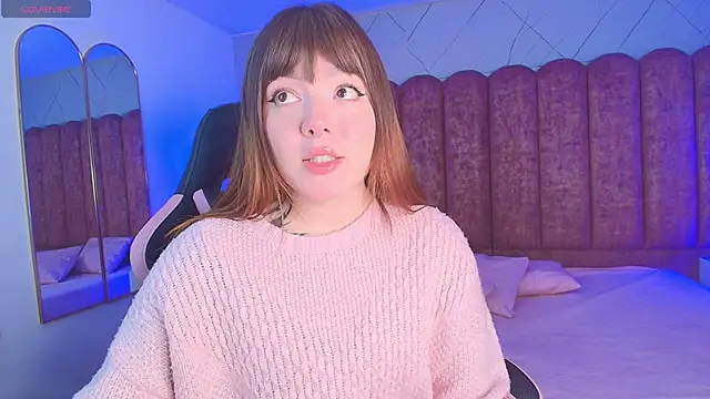 Fluffy Bubble21 online show from 04-13-26, 04:16