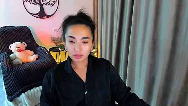 worldofkim online show from 11-20-25, 01:23