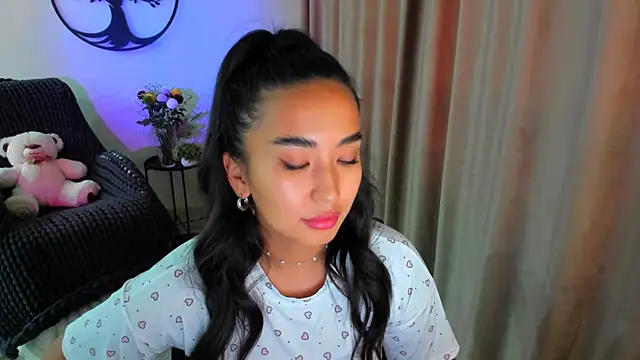 worldofkim online show from 10-30-25, 11:52