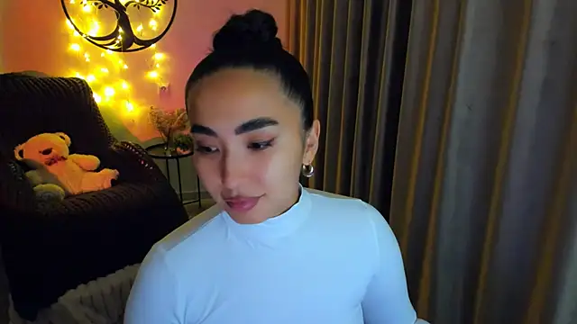 worldofkim online show from 11-28-25, 03:23