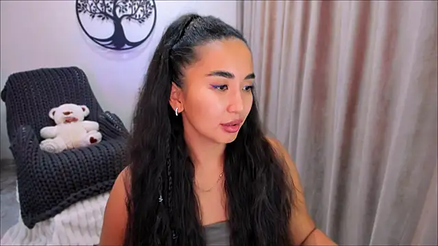 worldofkim online show from 10-13-25, 06:26