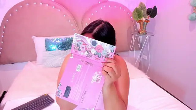 Snapshot of Miia_Thompsonn chatting on 09-26-25, 02:40 Miia Thompsonn online show from 09-26-25, 02:40