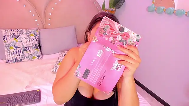 Miia Thompsonn online show from 01-09-26, 03:24