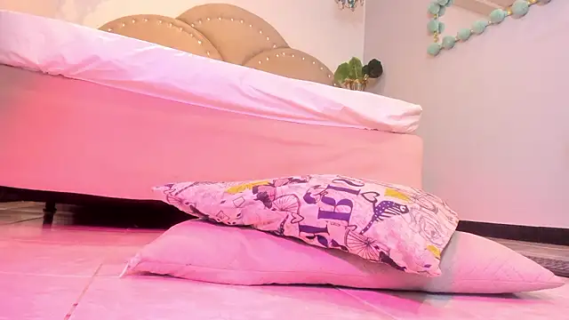 Miia Thompsonn online show from 02-24-26, 07:20