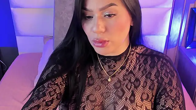 Snapshot of Miah_gomez_ chatting on 04-13-26, 08:02 Miah gomez online show from 04-13-26, 08:02