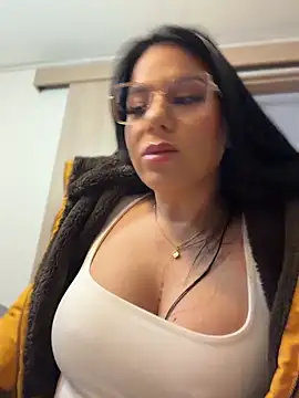 Miah gomez  online show from 04-18-26, 01:02