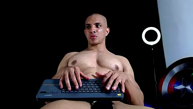 Snapshot of Antonywebb94 chatting on 11-15-25, 03:43 Antonywebb94 online show from 11-15-25, 03:43