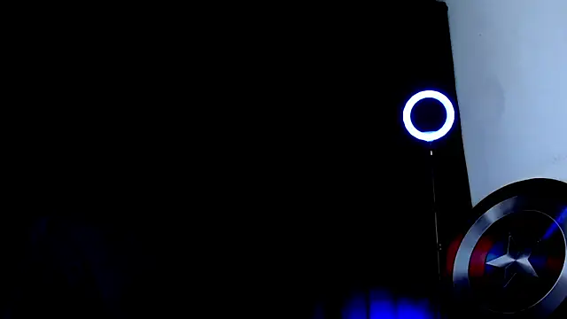 Snapshot of Antonywebb94 chatting on 11-30-25, 04:13 Antonywebb94 online show from 11-30-25, 04:13