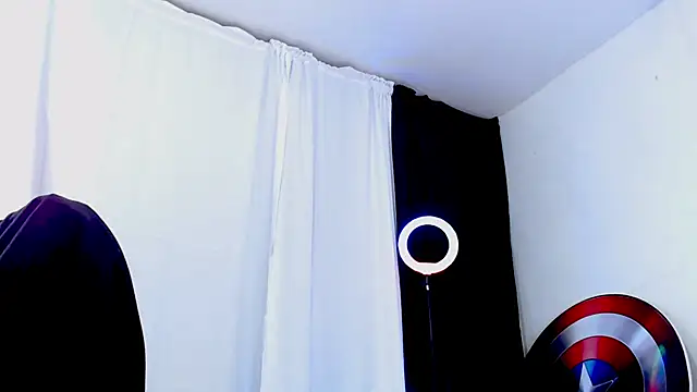 Snapshot of Antonywebb94 chatting on 06-10-26, 04:13 Antonywebb94 online show from 06-10-26, 04:13