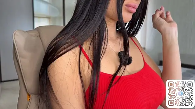 Snapshot of UrLillShy chatting on 05-20-26, 01:57 UrLillShy online show from 05-20-26, 01:57