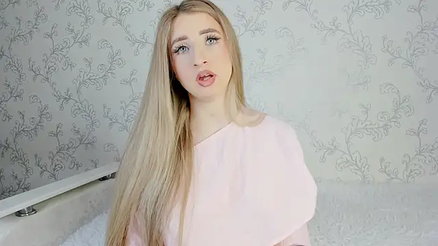 Snapshot of milky_waybaby chatting on 03-10-25, 08:39 milky waybaby online show from 03-10-25, 08:39