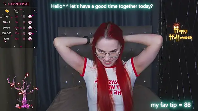 EmilyKents online show from 10-17-25, 01:42