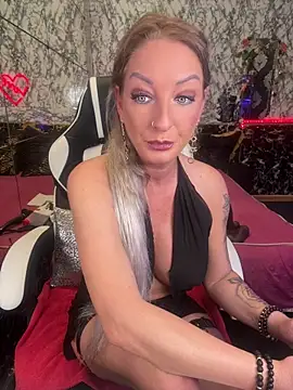 Luiza Hammer online show from 07-24-26, 10:44