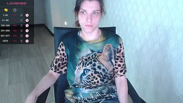 LisaHeart online show from 10-19-25, 05:16