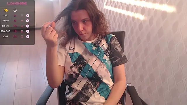 LisaHeart online show from 02-17-26, 01:52