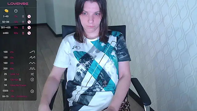 Snapshot of LisaHeart chatting on 05-31-26, 06:09 LisaHeart online show from 05-31-26, 06:09