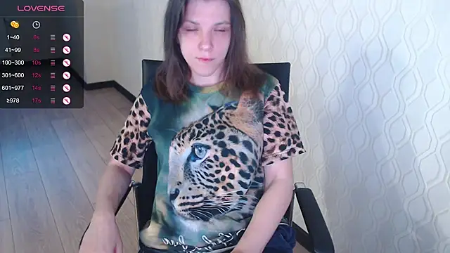 Snapshot of LisaHeart chatting on 06-30-26, 12:21 LisaHeart online show from 06-30-26, 12:21