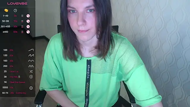 Snapshot of LisaHeart chatting on 06-24-26, 07:44 LisaHeart online show from 06-24-26, 07:44