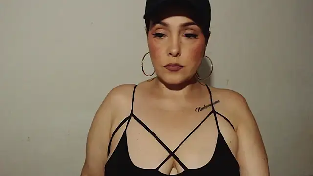 Snapshot of Miss_Agatha chatting on 10-12-25, 10:00 Miss Agatha online show from 10-12-25, 10:00