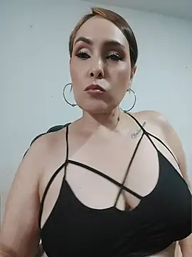 Miss Agatha online show from 04-07-26, 12:34