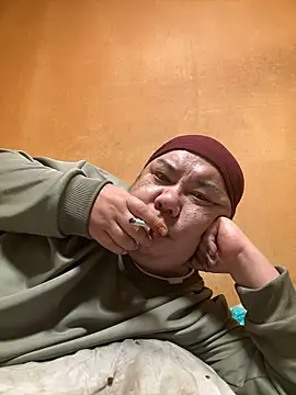 punk0805 online show from 12-18-25, 04:00