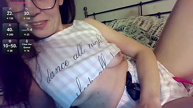 Snapshot of Athena_play chatting on 03-11-25, 09:37 Athena play online show from 03-11-25, 09:37