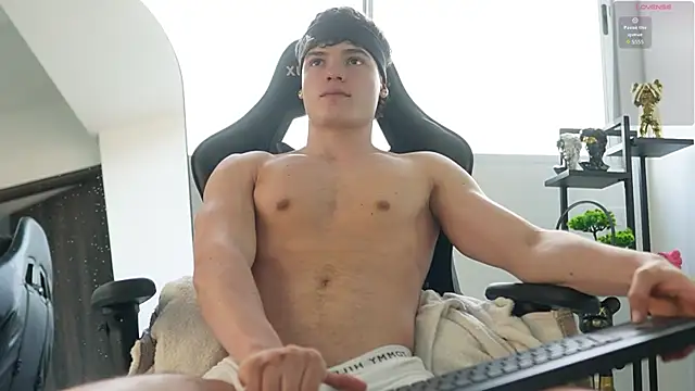 Snapshot of Max_cortes1 chatting on 11-03-25, 09:29 Max cortes1 online show from 11-03-25, 09:29