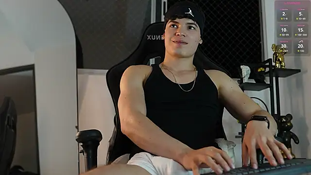 Snapshot of Max_cortes1 chatting on 09-16-25, 01:39 Max cortes1 online show from 09-16-25, 01:39