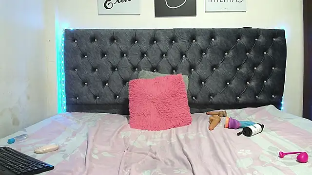 Zoe Medina online show from 02-05-25, 04:48