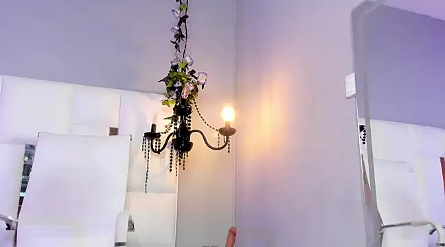 Snapshot of magic_marg chatting on 02-28-25, 12:43 magic marg online show from 02-28-25, 12:43