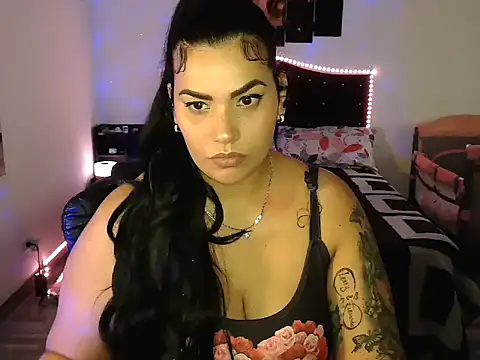 Snapshot of CarolinaRincon chatting on 10-08-25, 10:43 CarolinaRincon online show from 10-08-25, 10:43