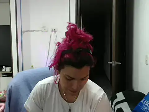 Snapshot of CarolinaRincon chatting on 02-20-25, 01:14 CarolinaRincon online show from 02-20-25, 01:14