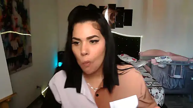 Snapshot of CarolinaRincon chatting on 10-01-25, 09:29 CarolinaRincon online show from 10-01-25, 09:29