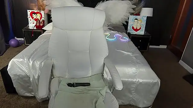 IsabellaFoxyy online show from 03-12-26, 01:48