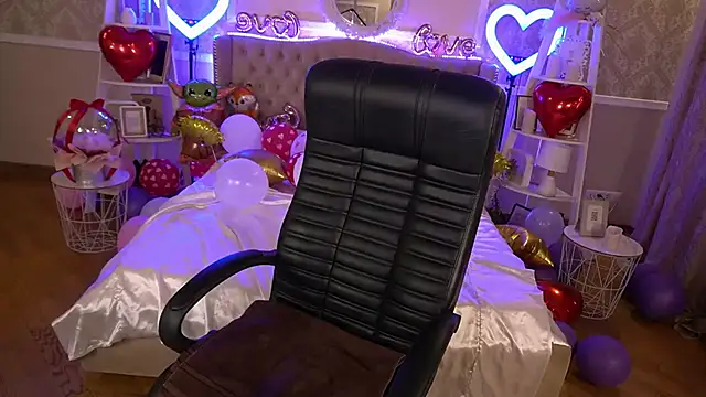 Snapshot of IsabellaFoxyy chatting on 02-20-25, 04:47 IsabellaFoxyy online show from 02-20-25, 04:47