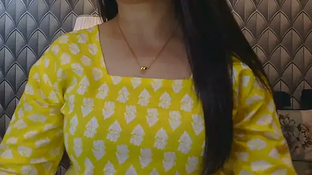 Snapshot of Mishika_Gill chatting on 06-04-26, 03:44 Mishika Gill online show from 06-04-26, 03:44