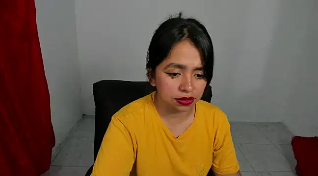 Snapshot of cory_rose chatting on 02-08-25, 04:25 cory rose online show from 02-08-25, 04:25