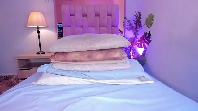 Voluptupus-girl online show from 03-18-25, 12:08