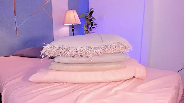 Voluptupus-girl online show from 12-01-25, 09:04