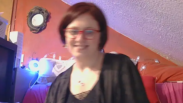 Snapshot of lanax chatting on 04-23-26, 12:22 lanax online show from 04-23-26, 12:22