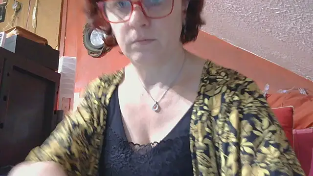 Snapshot of lanax chatting on 10-28-25, 12:37 lanax online show from 10-28-25, 12:37