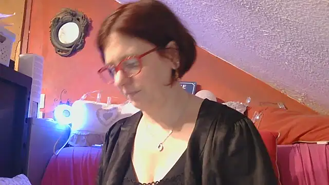 Snapshot of lanax chatting on 05-06-26, 11:47 lanax online show from 05-06-26, 11:47